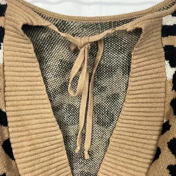 Entro Womens Sweater S Brown Black White Animal Print Pullover Open Back w/Tie - Picture 8 of 14